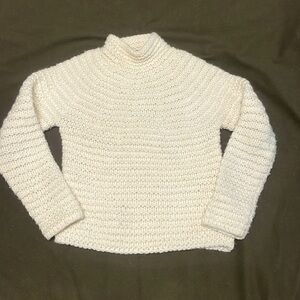 Gap lambswool ivory sweater size Large ( but fits like a med)